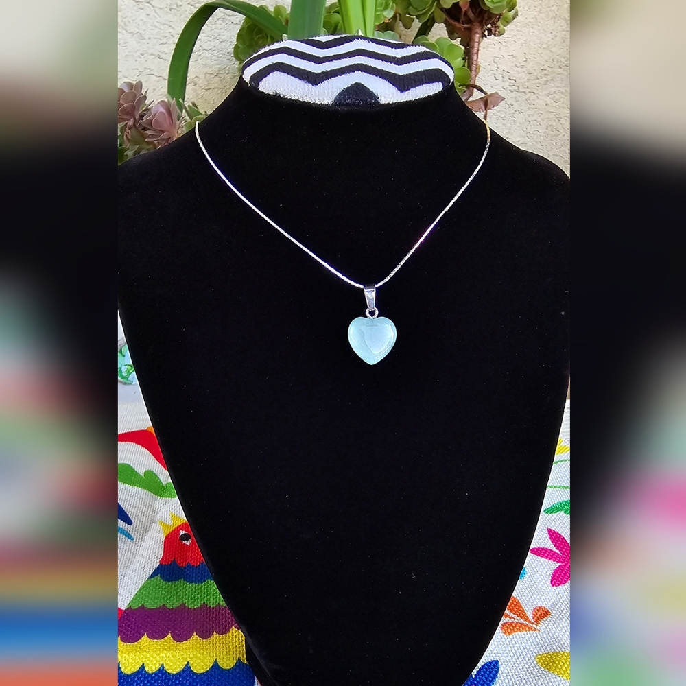 Heart stone necklace
